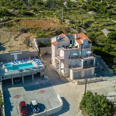 Pusic Apartment