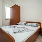 Pusic Apartamento Omiš