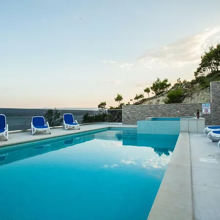 Pusic Apartamento Omiš